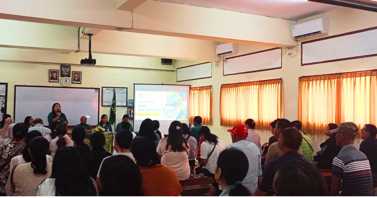 DAMPINGI RENCANA STUDI LANJUT KELAS IX, SMP (SLUB) SARASWATI 1 DENPASAR LAKSANAKAN SHARING SESSION DAN PERTEMUAN ORANG TUA SISWA