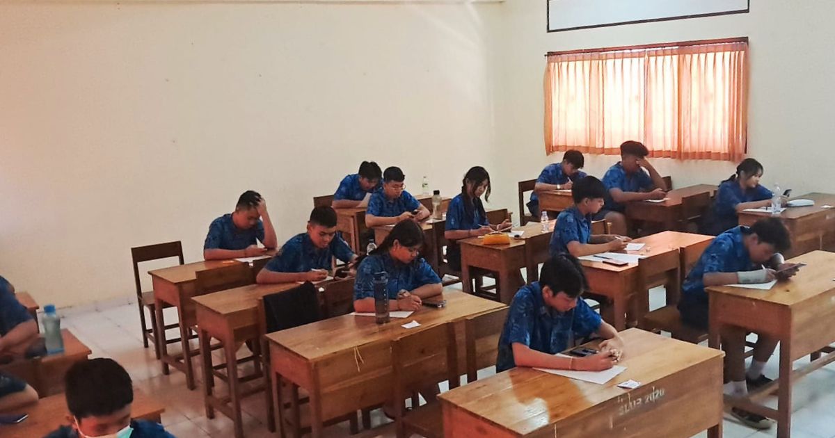 EVALUASI PEMBELAJARAN TAHUN AJARAN 2024/2025 SUKSES DILAKSANAKAN MELALUI SAJ DAN SAT BERBASIS EXAMPATRA