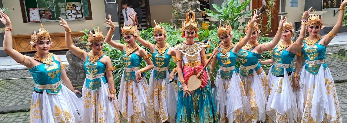 Graduation Angkatan 75 SMP (SLUB) Saraswati 1 Denpasar : Selebrasi Kelulusan 272  Siswa Tahun 2024