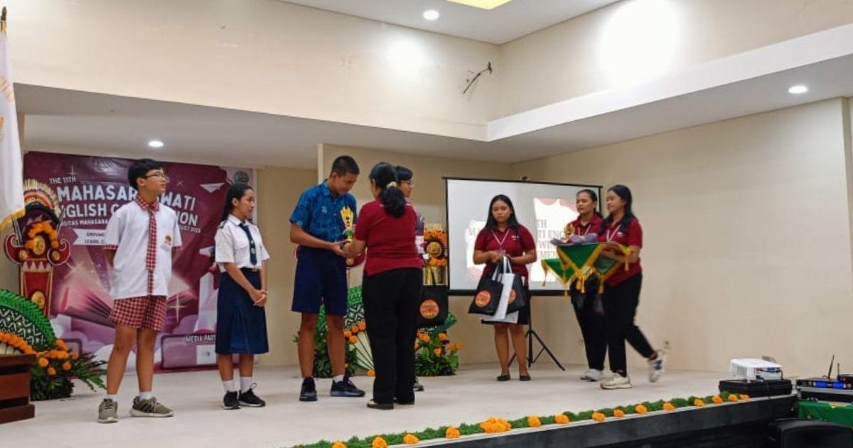 Keandra Sabet 2nd Winner English Proficiency dalam Mahasaraswati English Competition