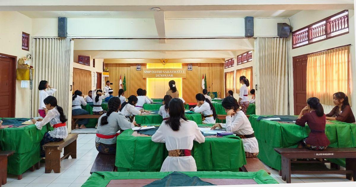 PELAKSANAAN BULAN BAHASA BALI VII TAHUN 2025 DI SMP (SLUB) SARASWATI 1 DENPASAR