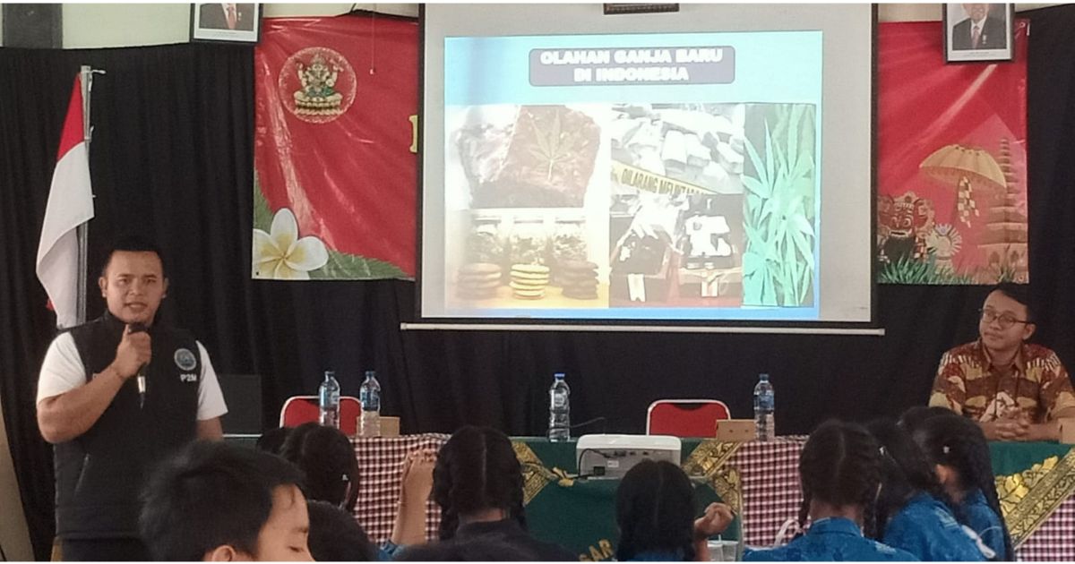 SMP (SLUB) Saraswati 1 Denpasar Ikuti Sosialisasi Narkoba