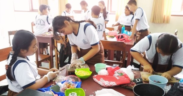 BASE GENEP - LESTARIKAN KEARIFAN KULINER BALI MELALUI PEMBELAJARAN KOLABORATIF LINTAS MAPEL