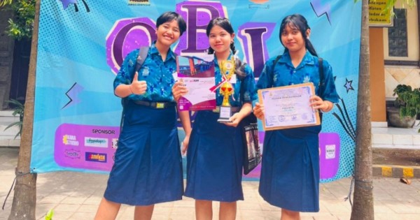 Luh Adi Raih Juara 1 Olimpiade Bahasa Indonesia Tingkat SMP se-Bali FKIP Unmas Denpasar